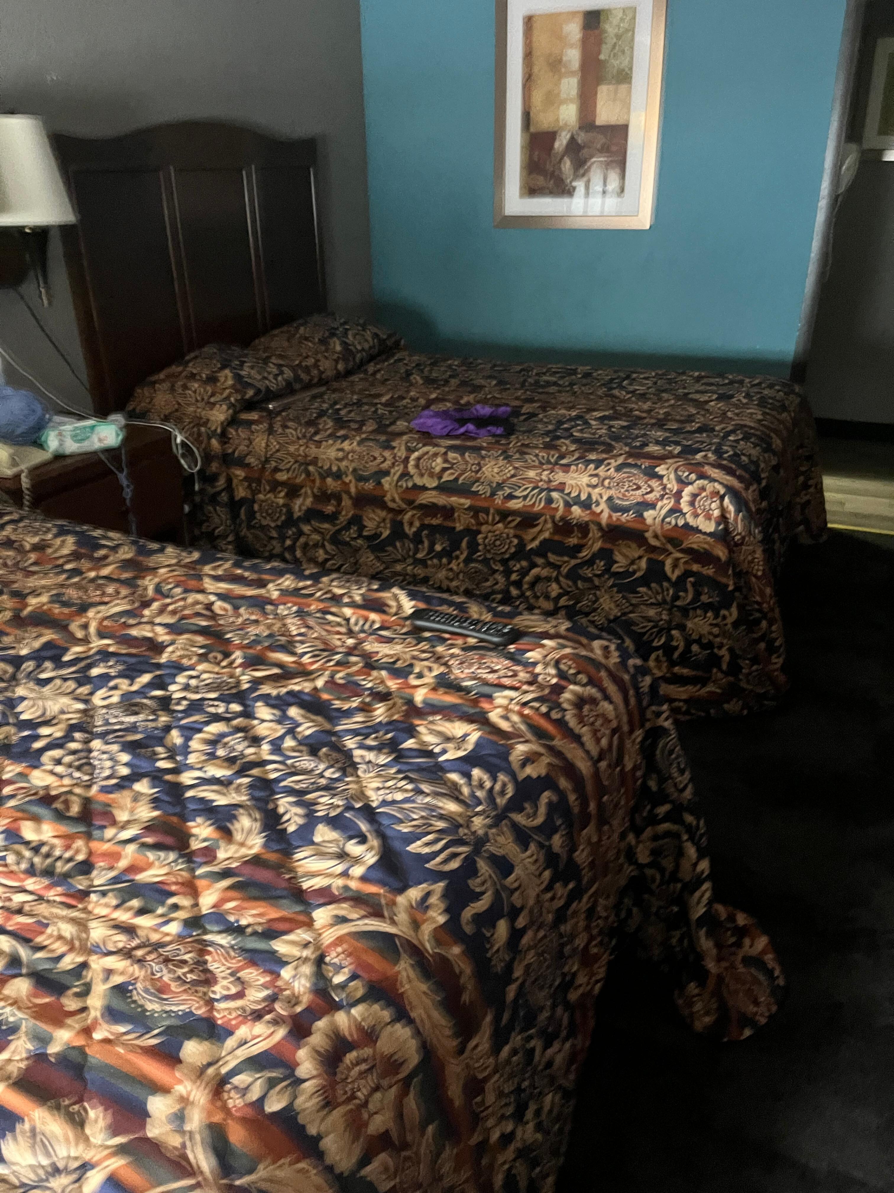 The rooms I clean and made the bed daily. 