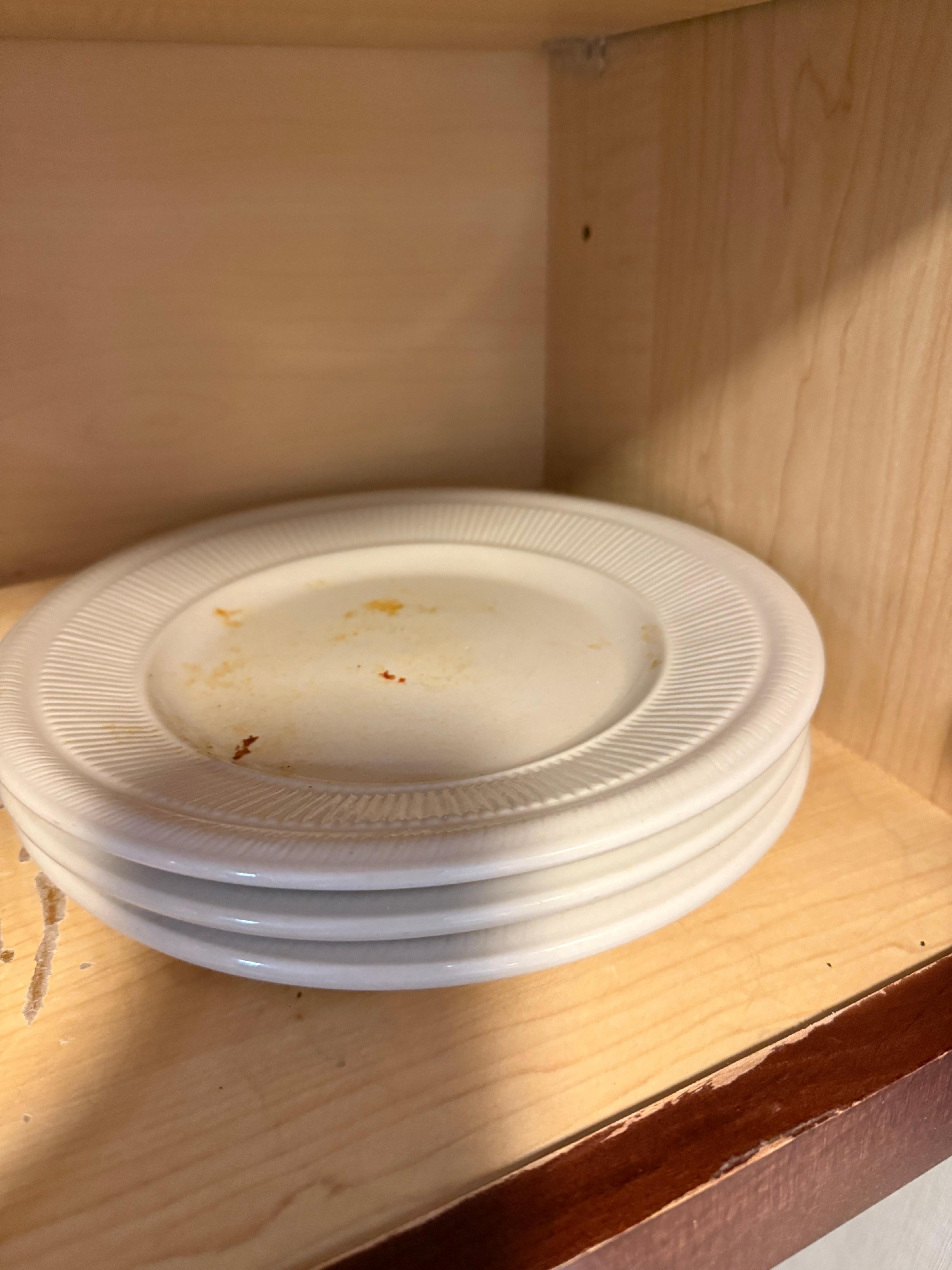 Dirty plates