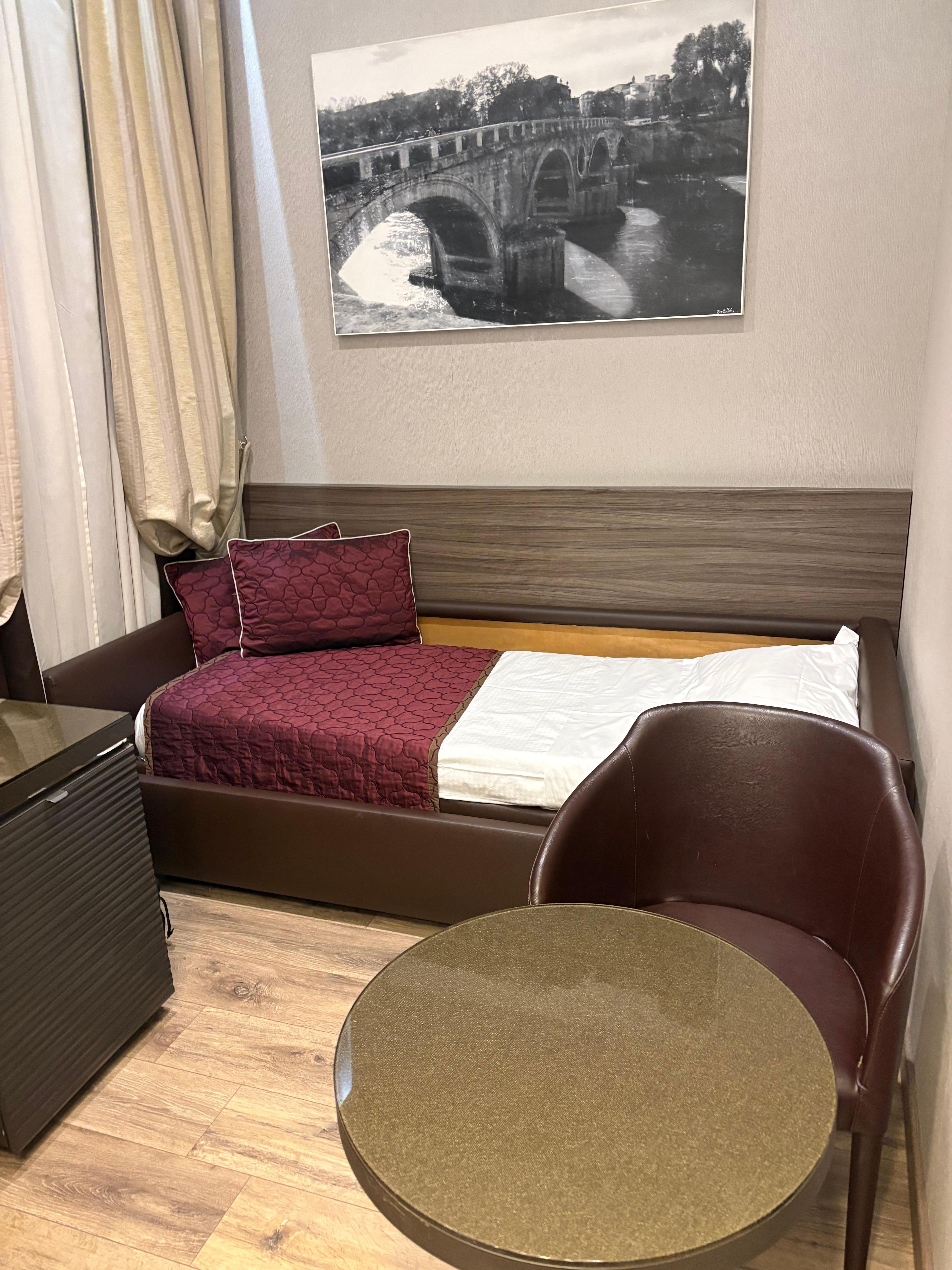 Deluxe triple room