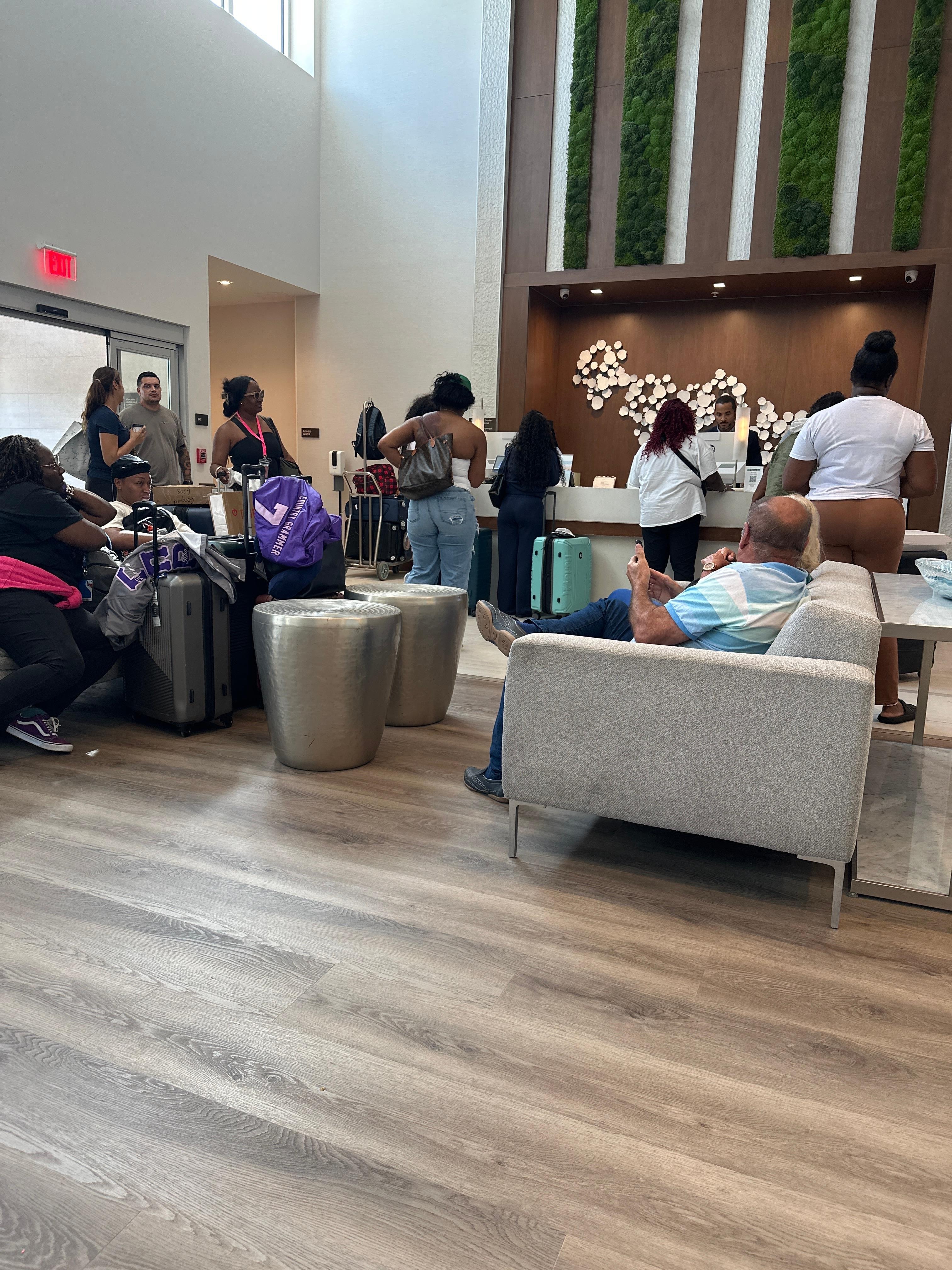 Check-in bekleyen misafirler😊