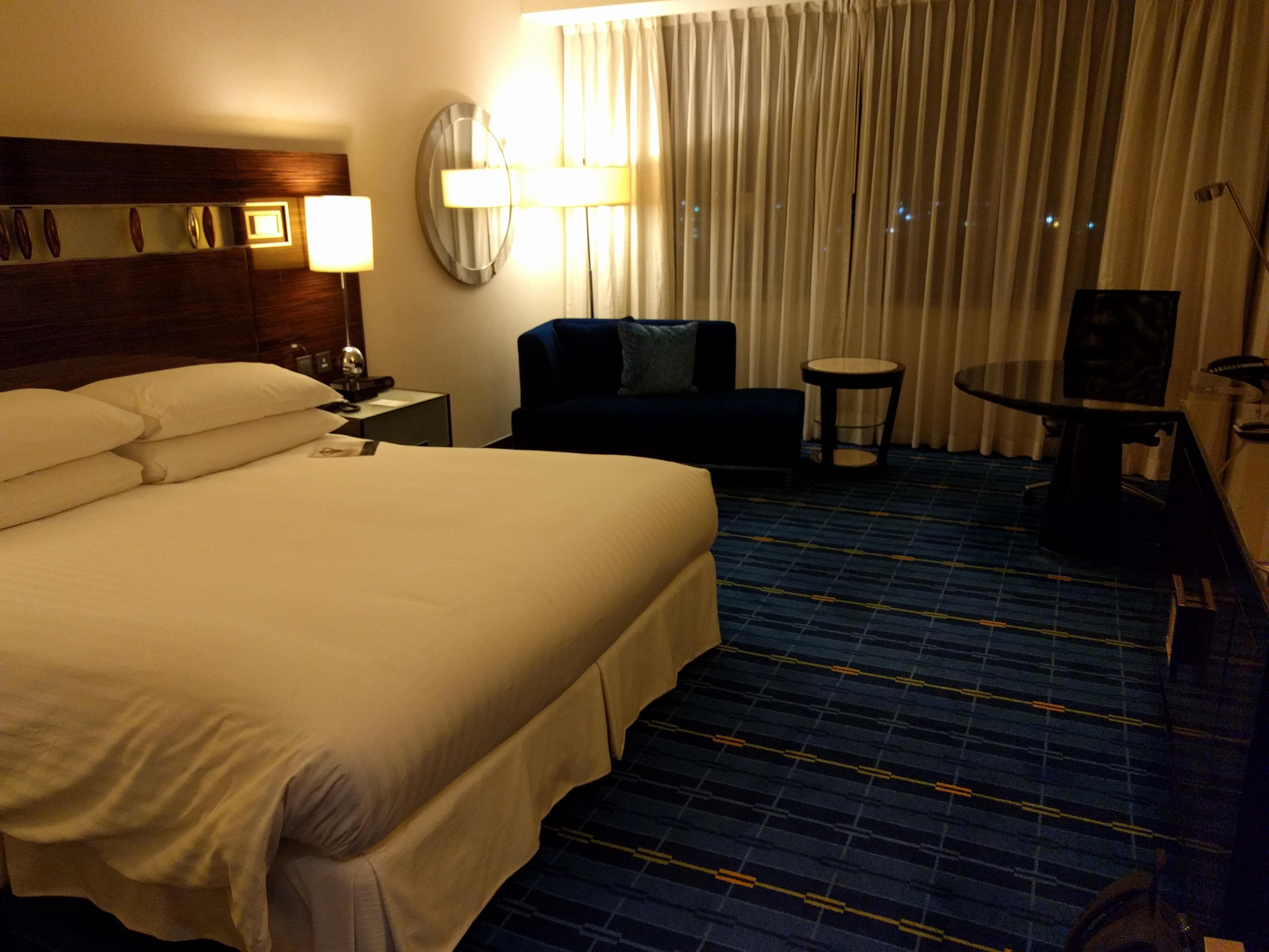 Bedroom (1 King-sized Bed)