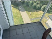 Mini Balkon dreckig und alt