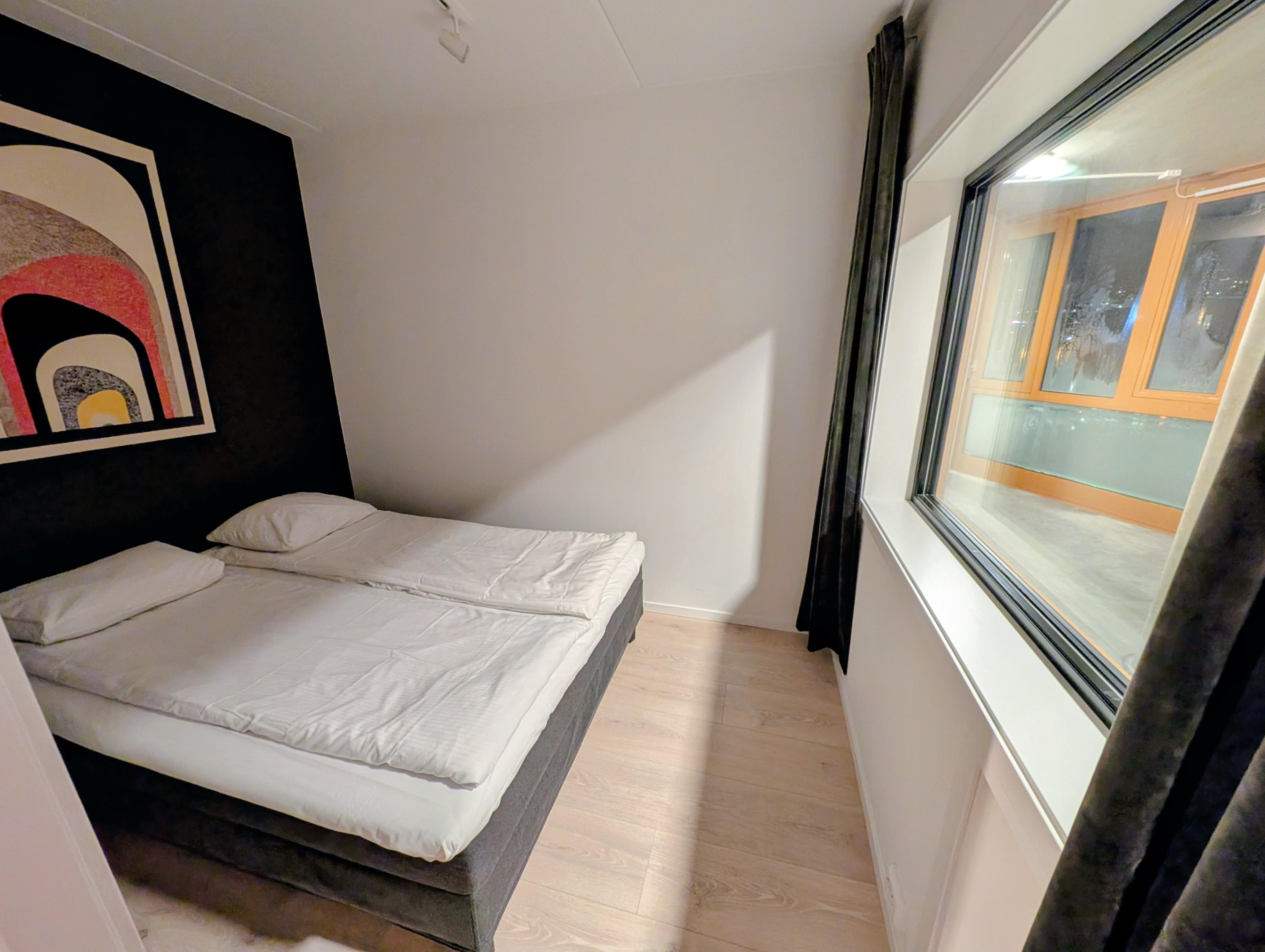 Schlafzimmer (1.40m Bett)