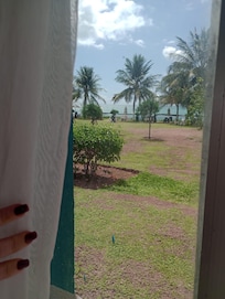 Janela do quarto (os dois quartos são suítes)