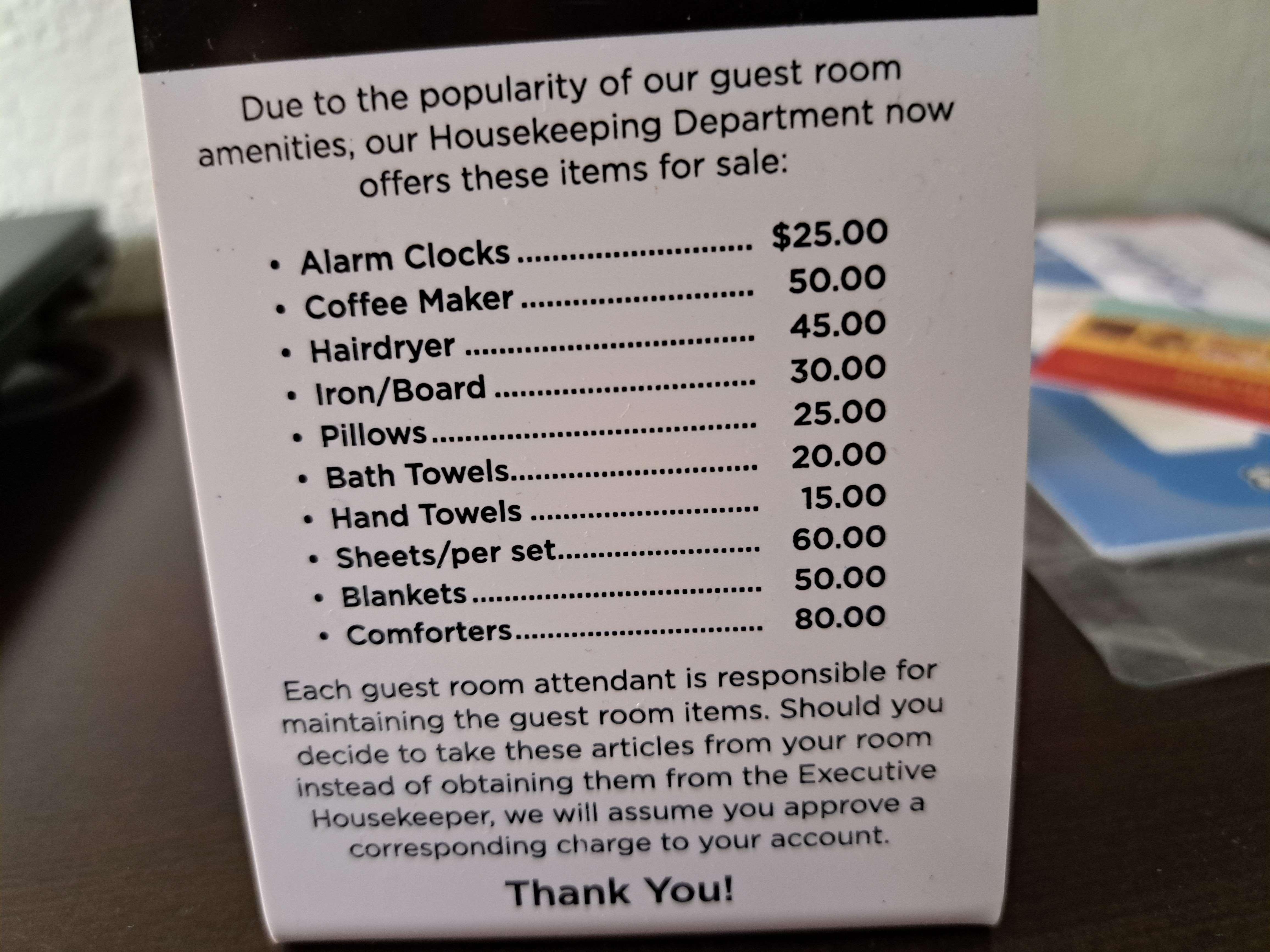 Es gab hier wohl viele Diebstähle, mein Zimmer hatte weder Kaffeemaschine noch Uhr.