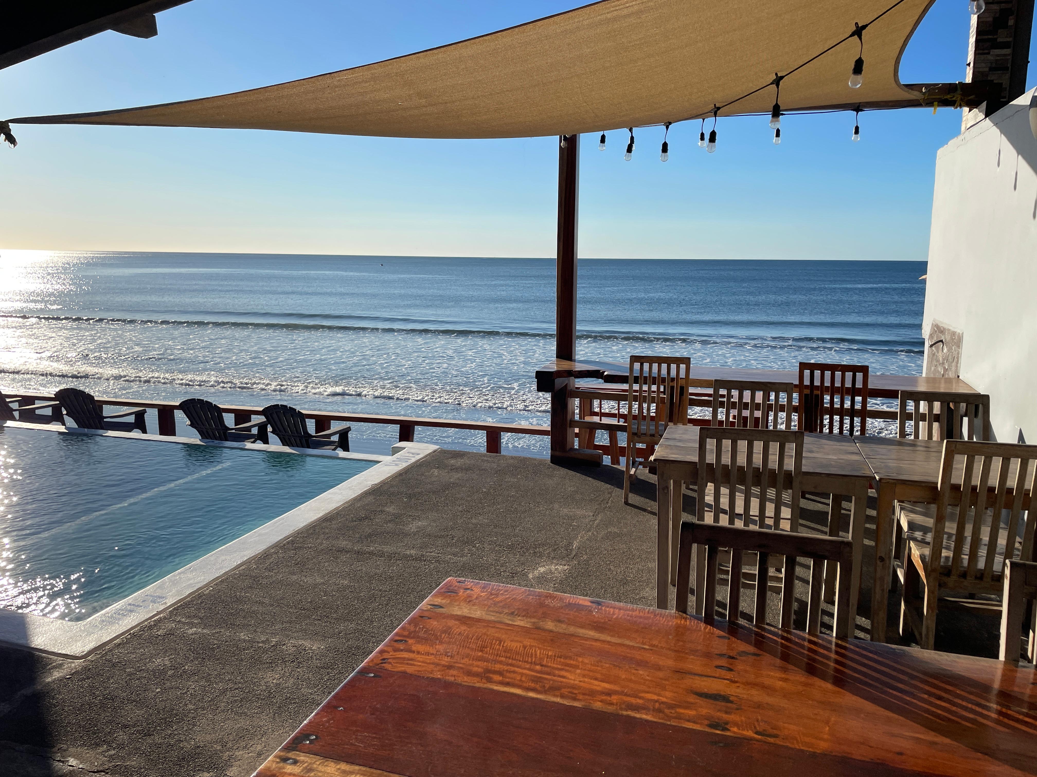 The seaside pool / La piscina junto al mar