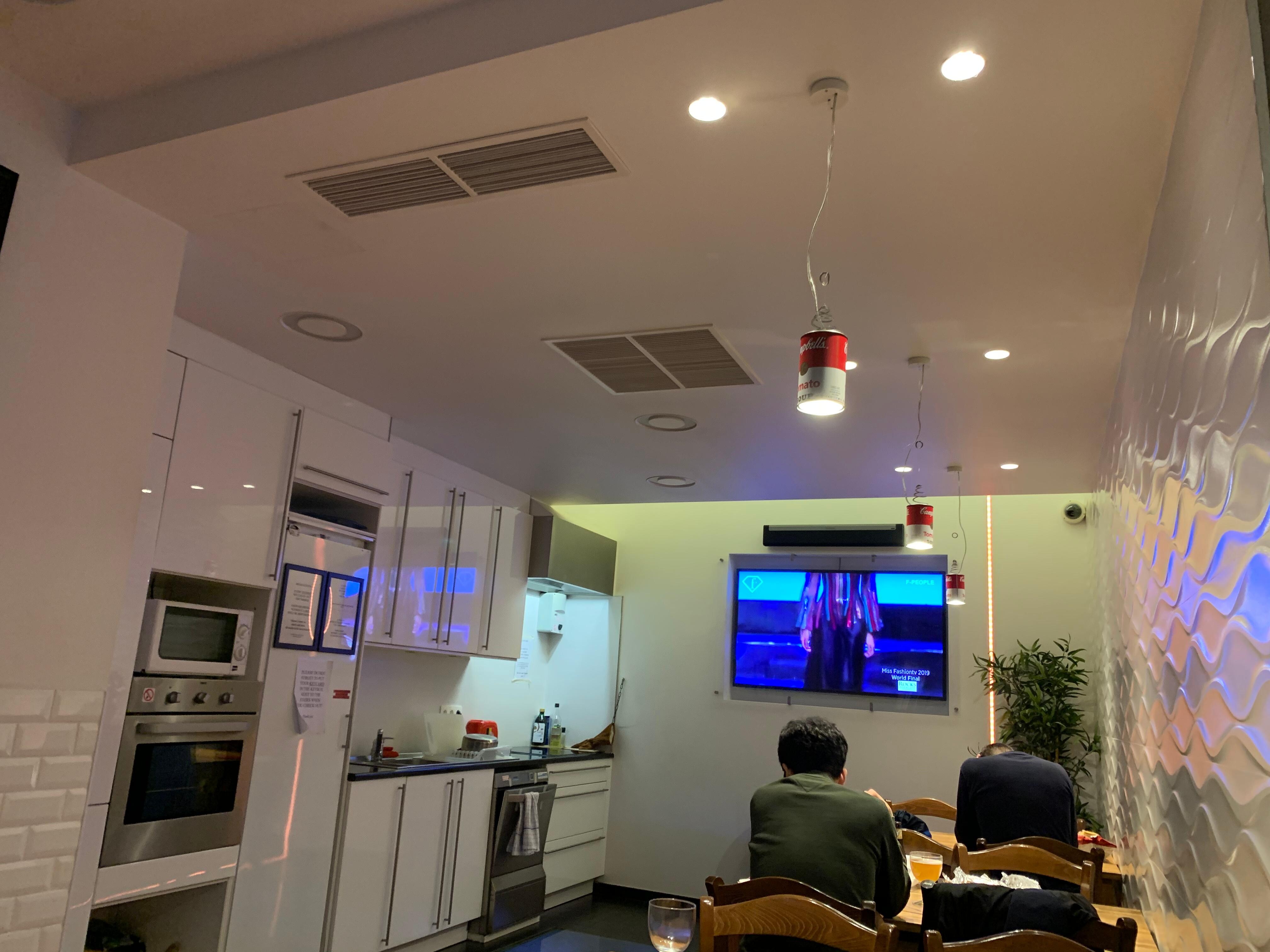 キッチンは快適。オーブンはあまりわからなかった