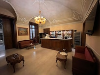 Martian bar - lacks atmosphere and comfort