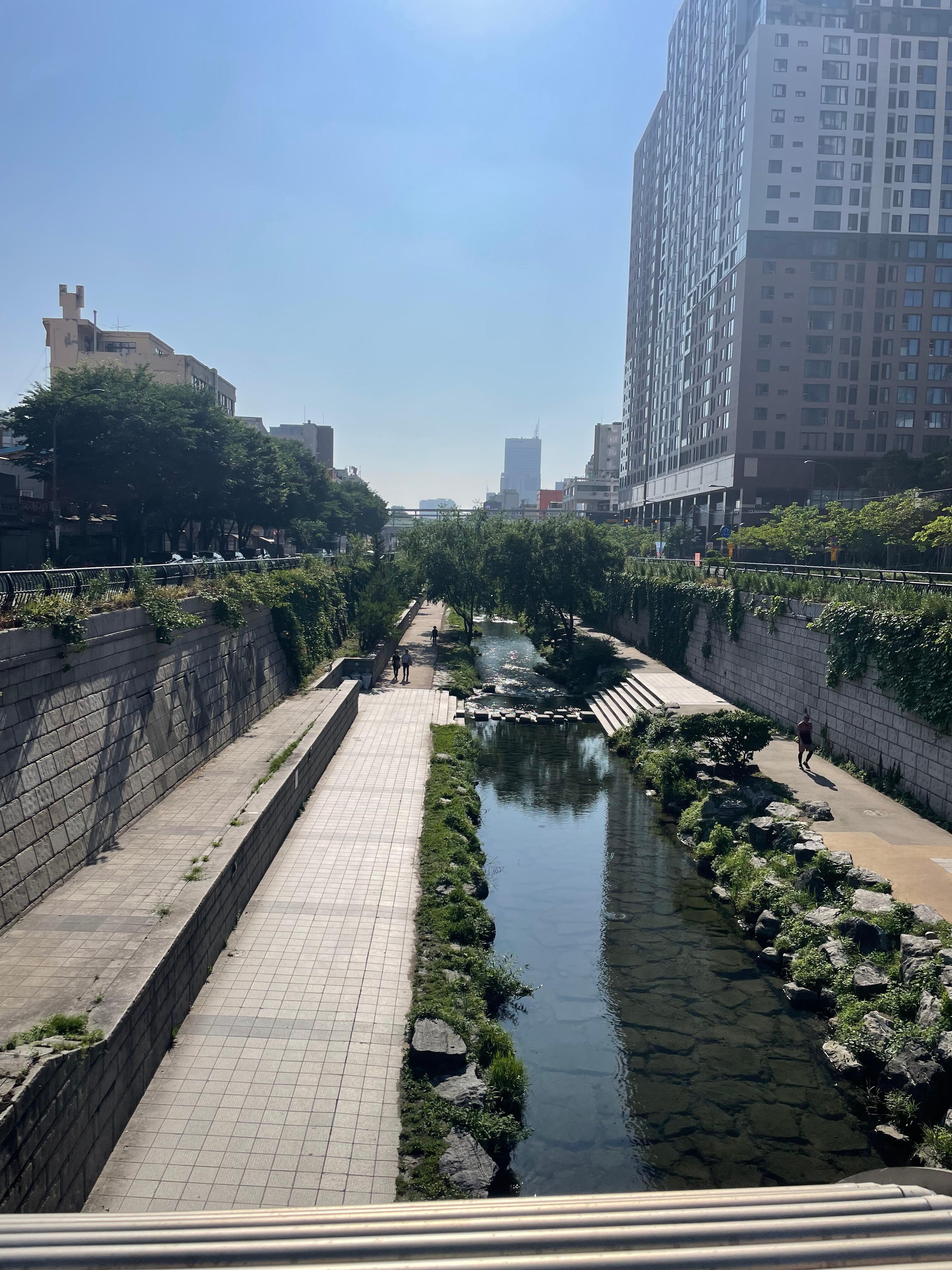 The river near by that adds serene comfort