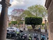 Vista de entrada al hotel