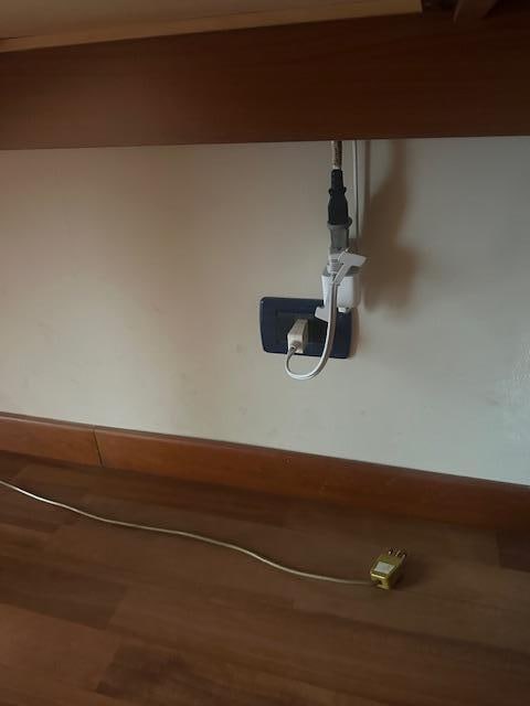 Only plug near desk