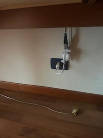 Only plug near desk