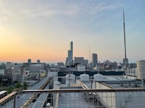 ホテルの周りの様子です。廊下のベランダから。