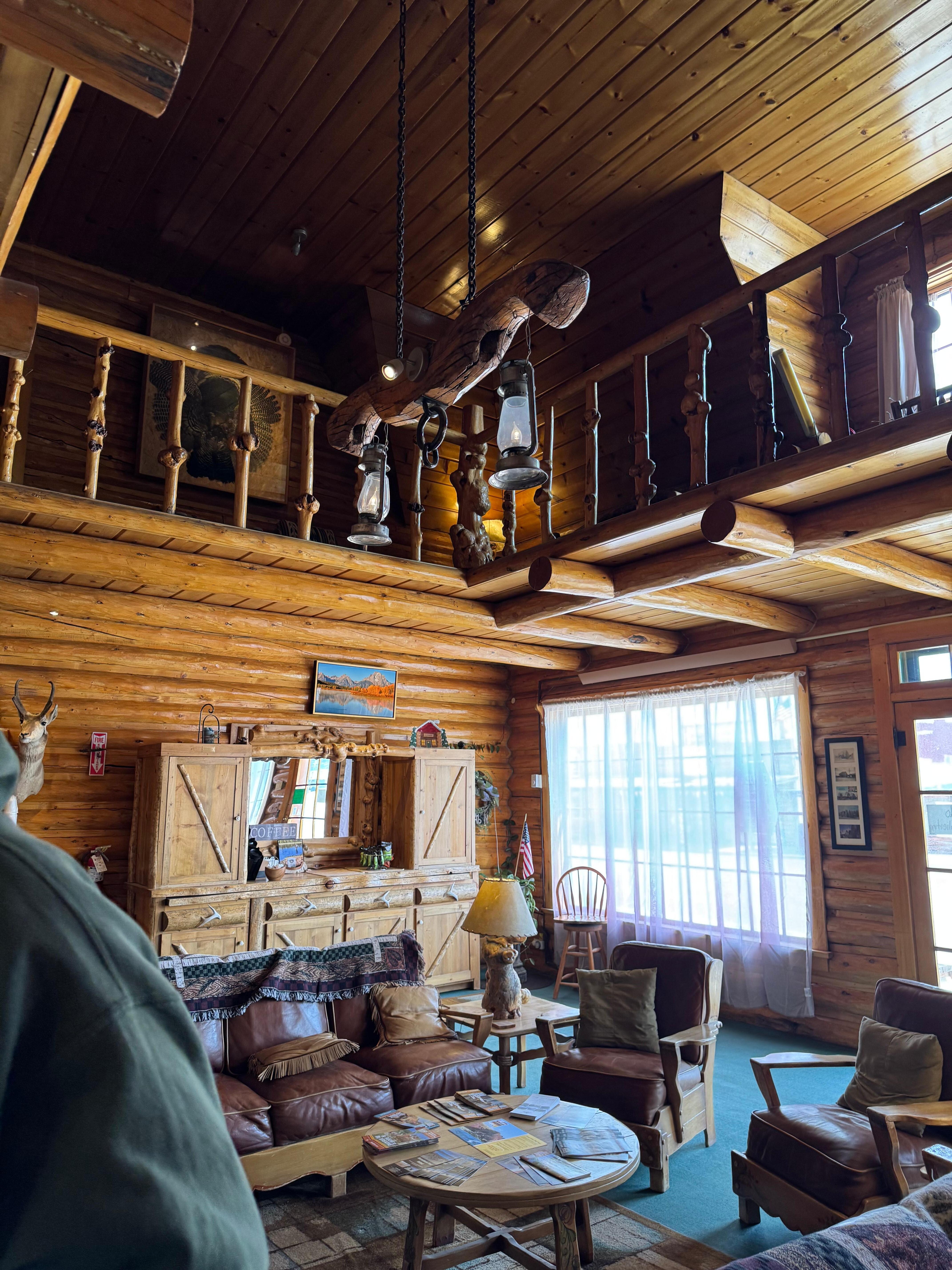 Lodge/office