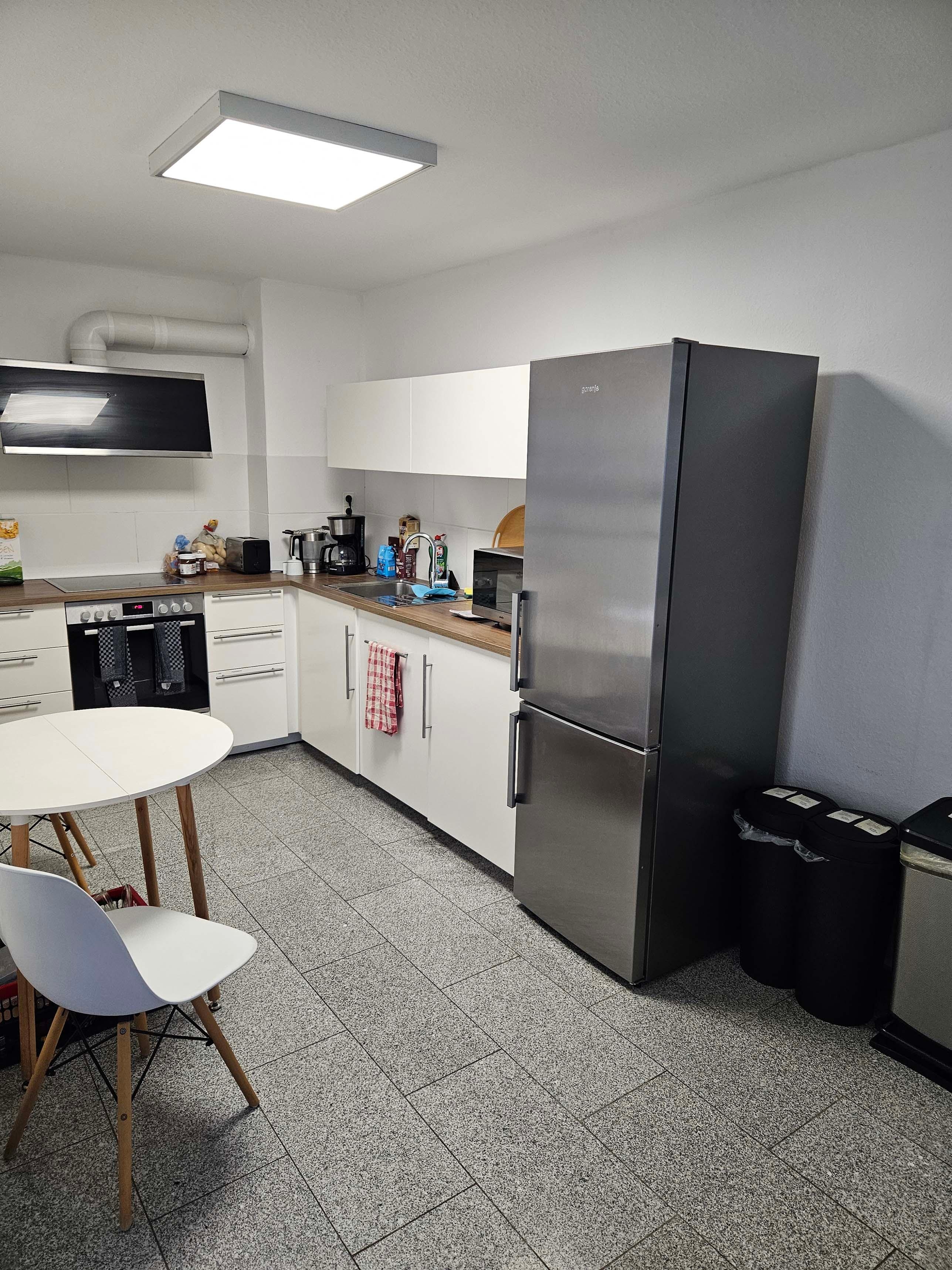 Kueche mit Spuelmaschine