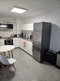 Kueche mit Spuelmaschine