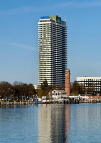 Travemünde - Alter Leuchtturm und Maritim
