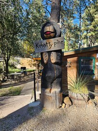 Cute cabin and wonderful scenery.