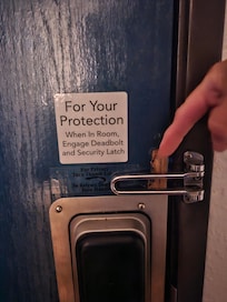No dead bolt!