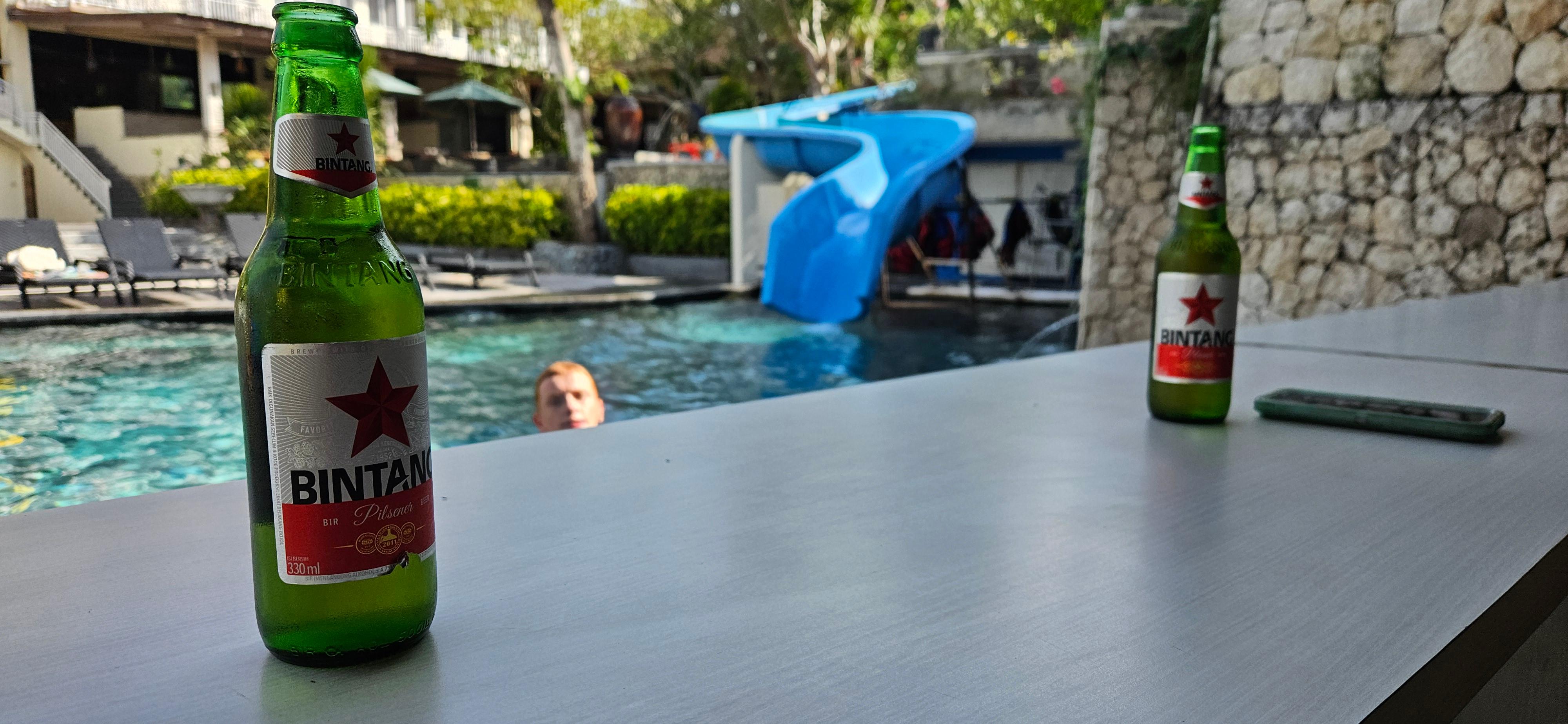 Tanis pool and restaurant