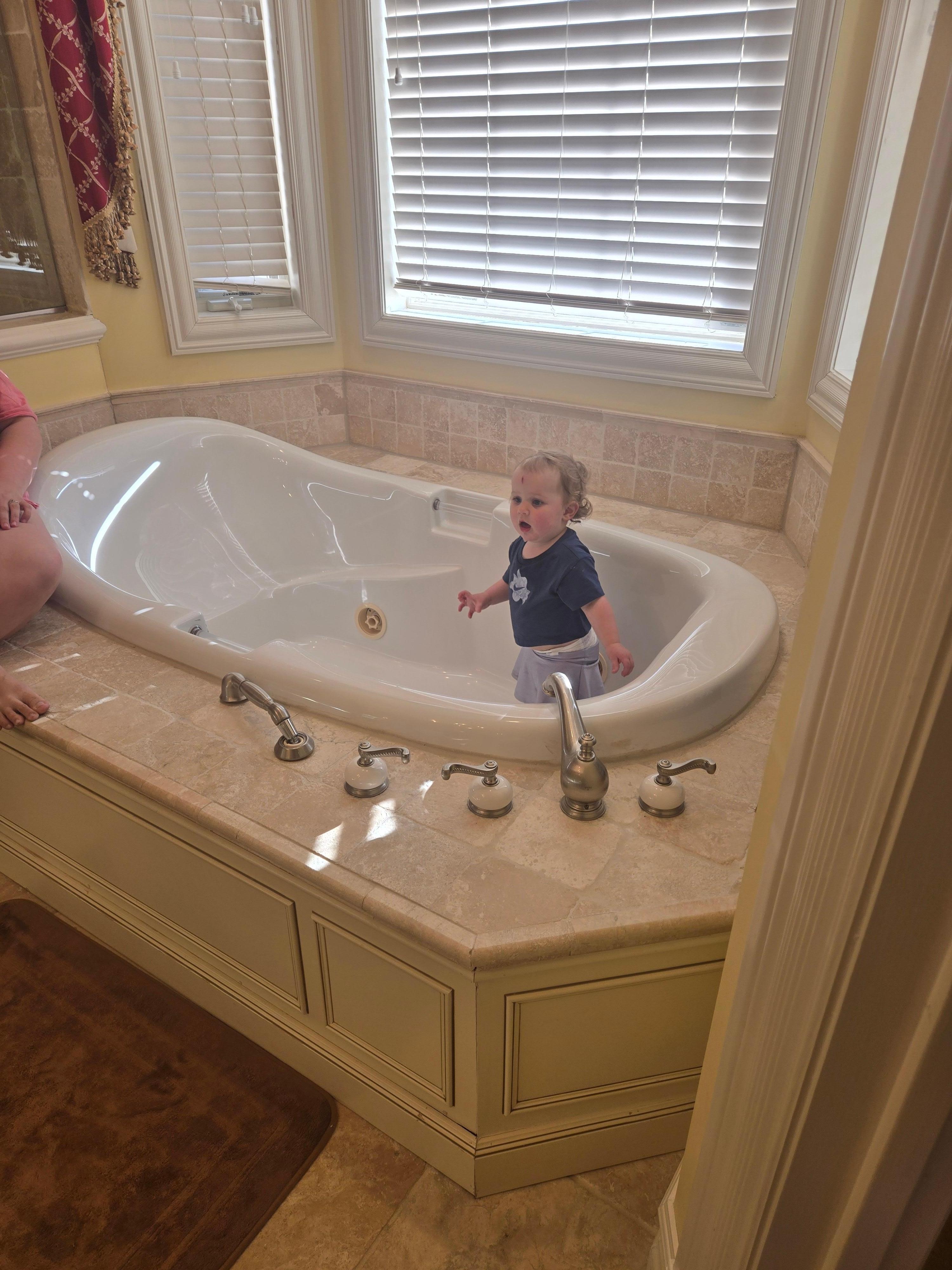 My Granddaughter enjoyed her bath in this Swimming pool...I mean bathtub! No fight about these baths!
