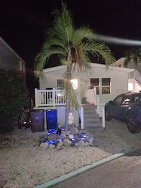 Strandhaus bei Nacht