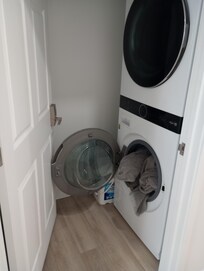 Laundry was placed by us in (non-working machine). During our stay someone entered our rental and left a damp comforter on a table