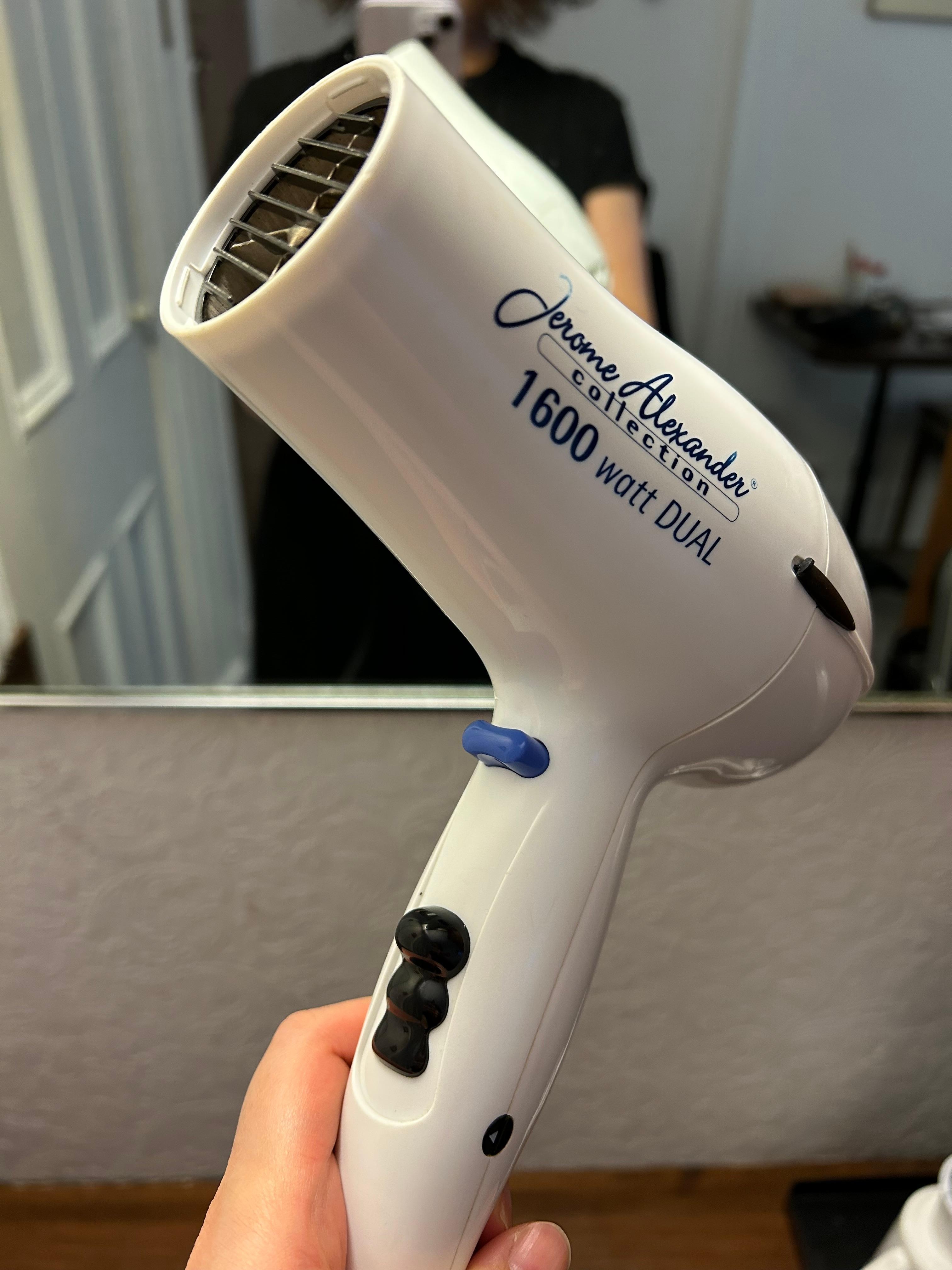 備えつけのドライヤー