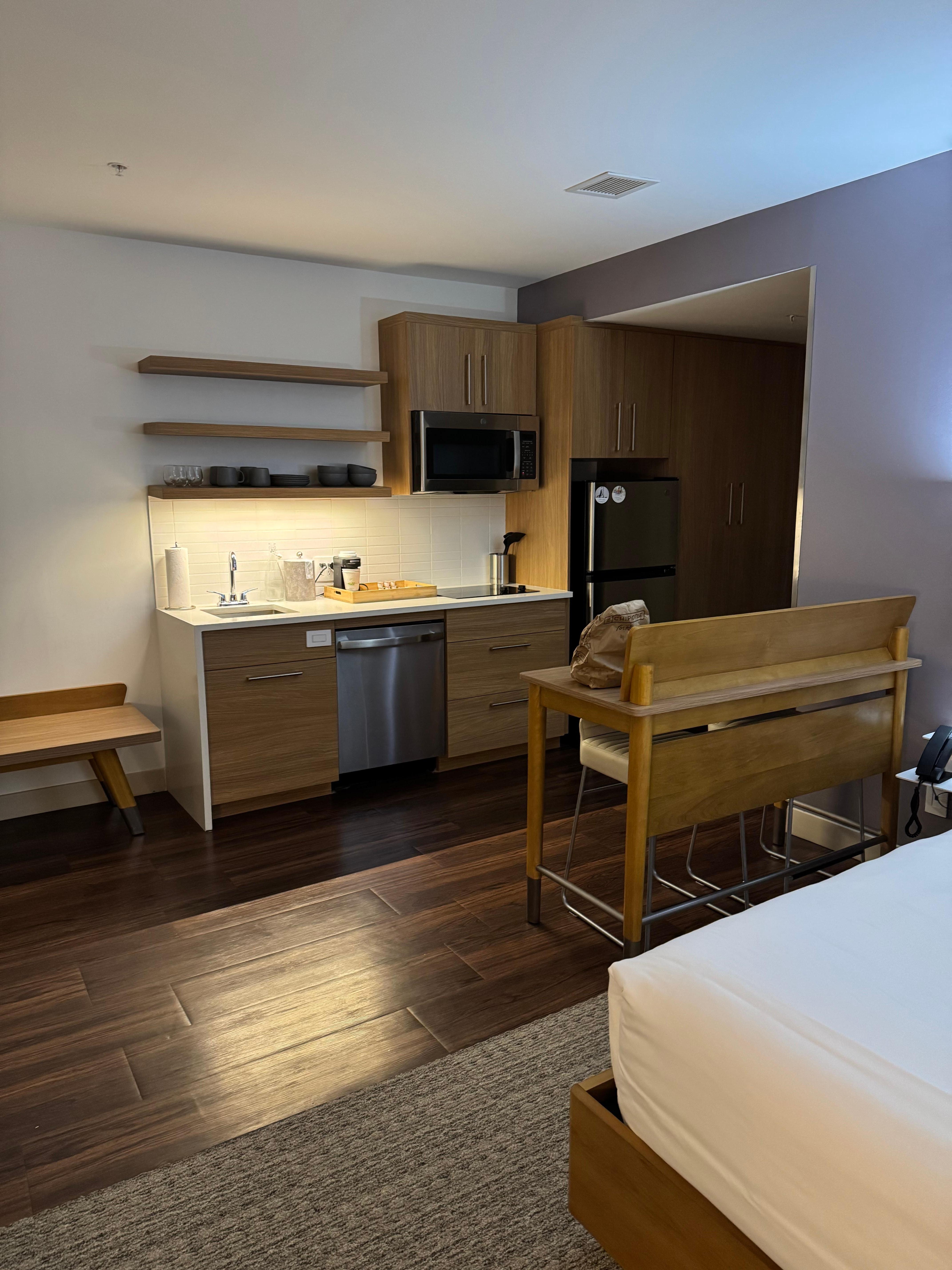 Kitchen with everything you could want. 