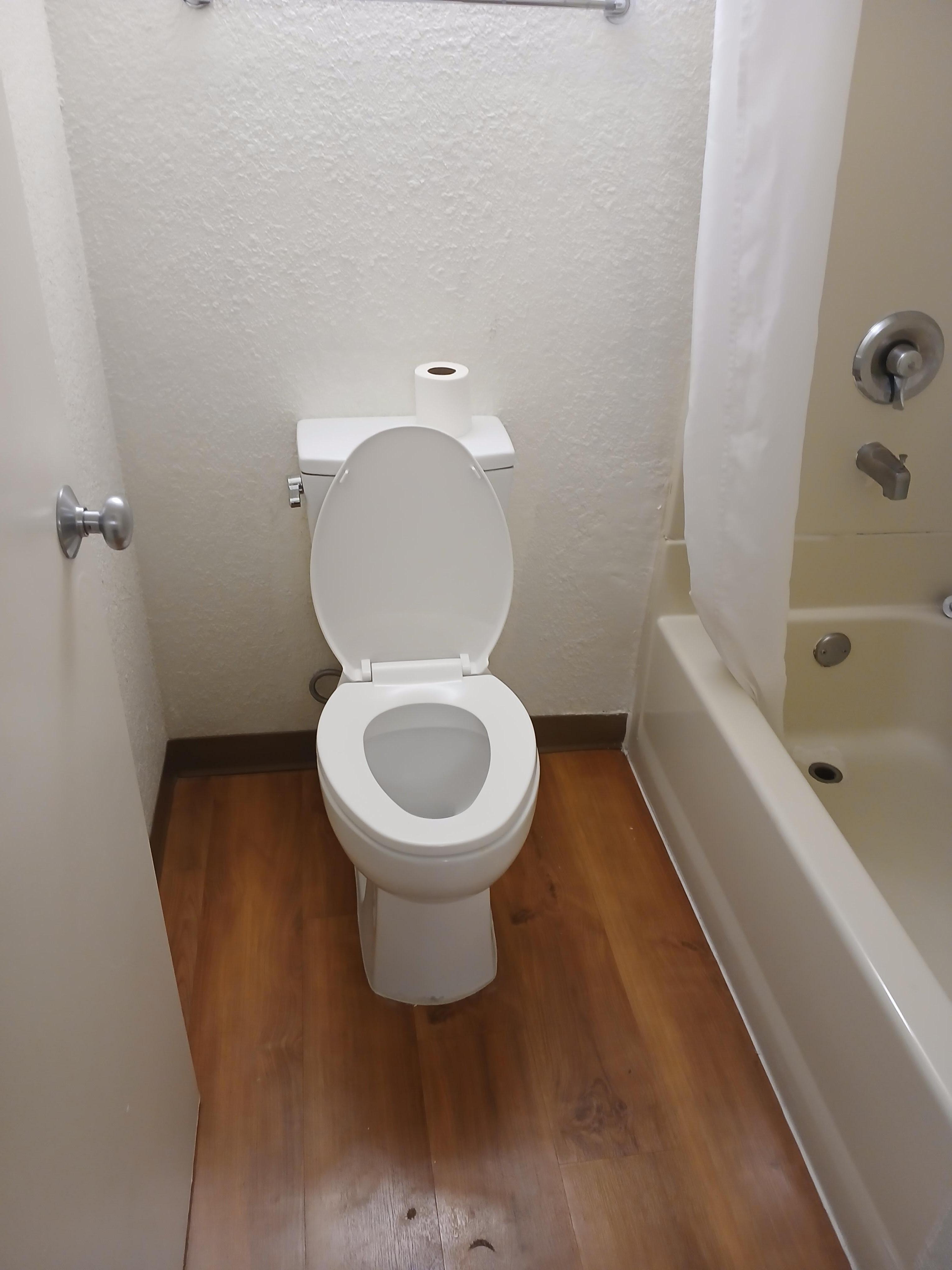 Bathroom  know support to hold on too in Bathroom 