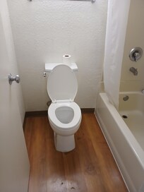 Bathroom know support to hold on too in Bathroom