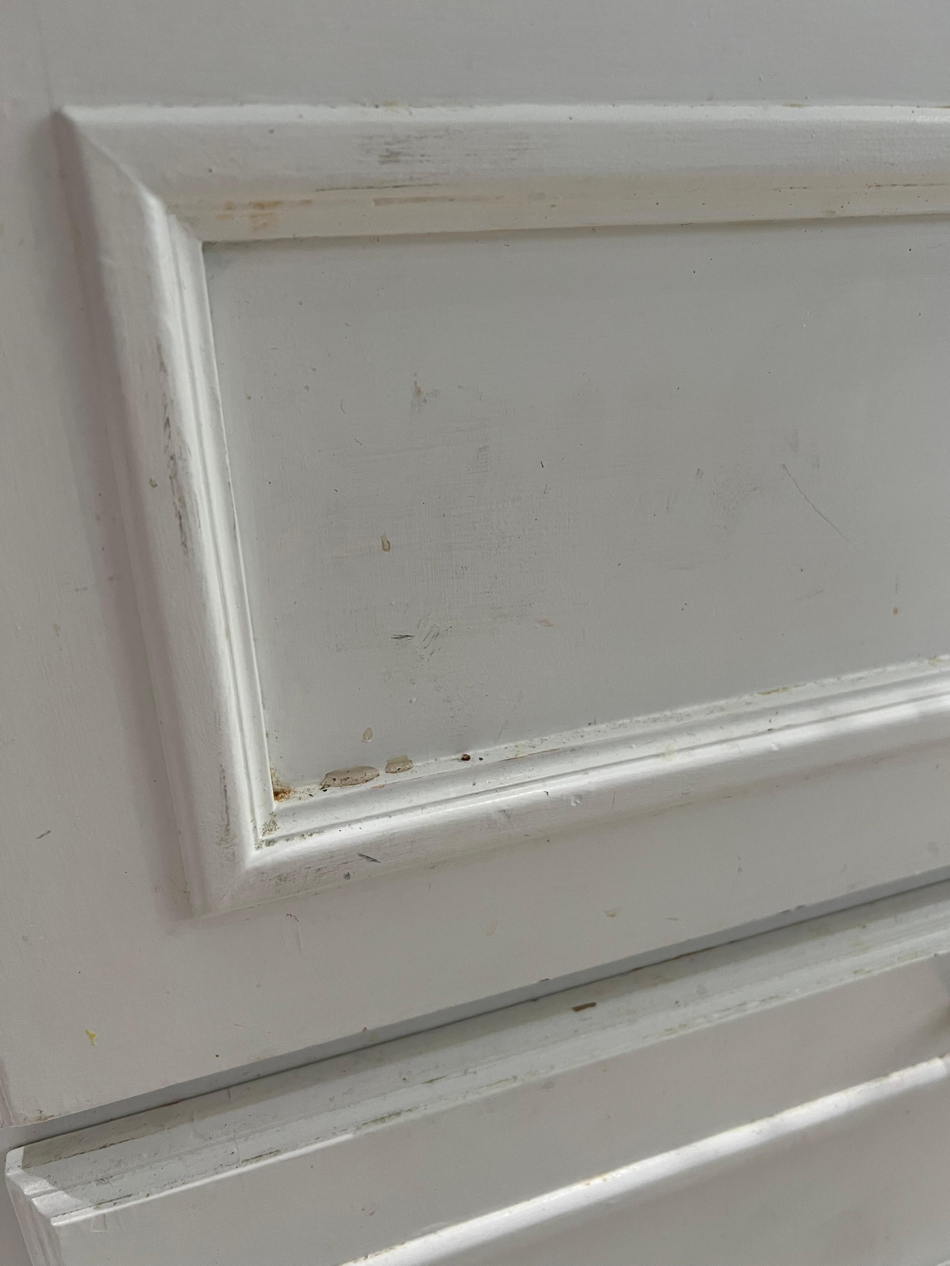 Kitchen cabinet