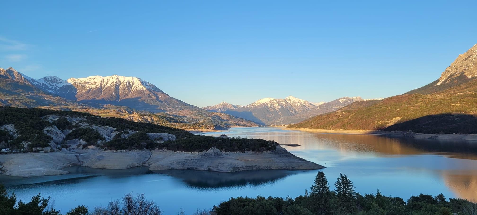 Vue de la terrasse en fin de journée 