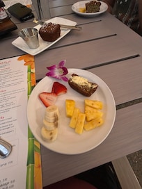 Castaway Restuarant on property