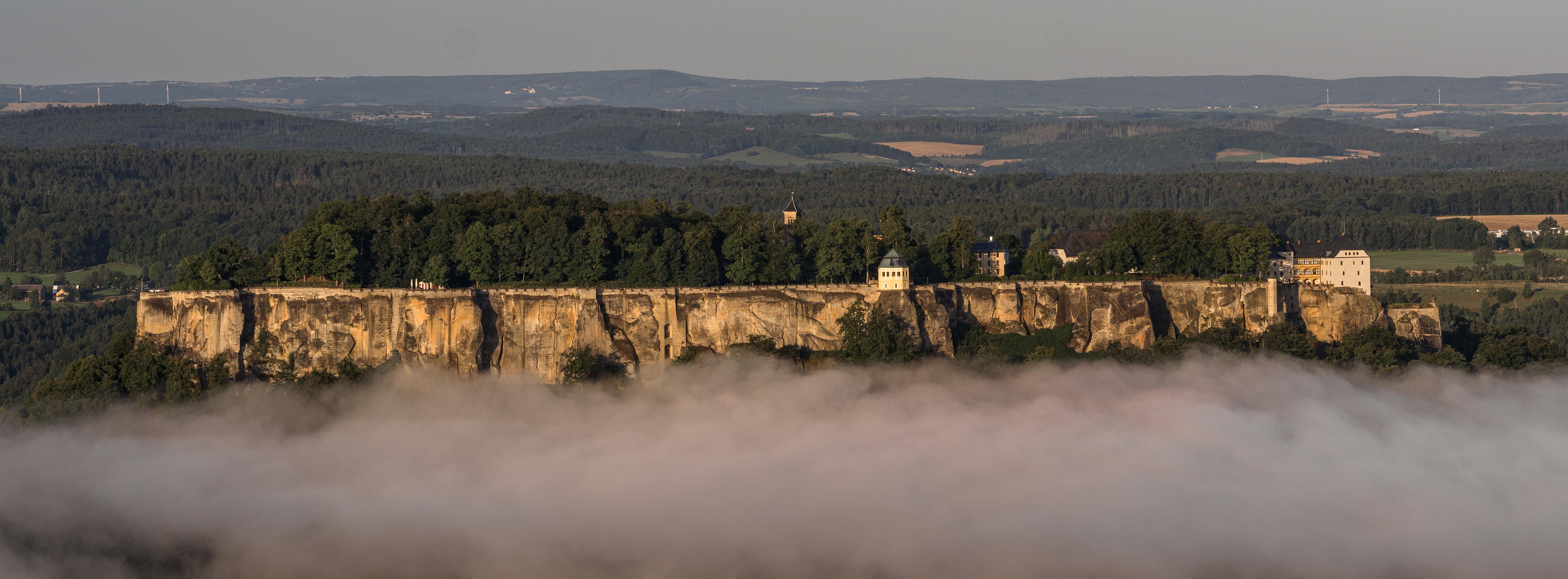 Blick von der Ferienwohnung auf die Festung Königstein.