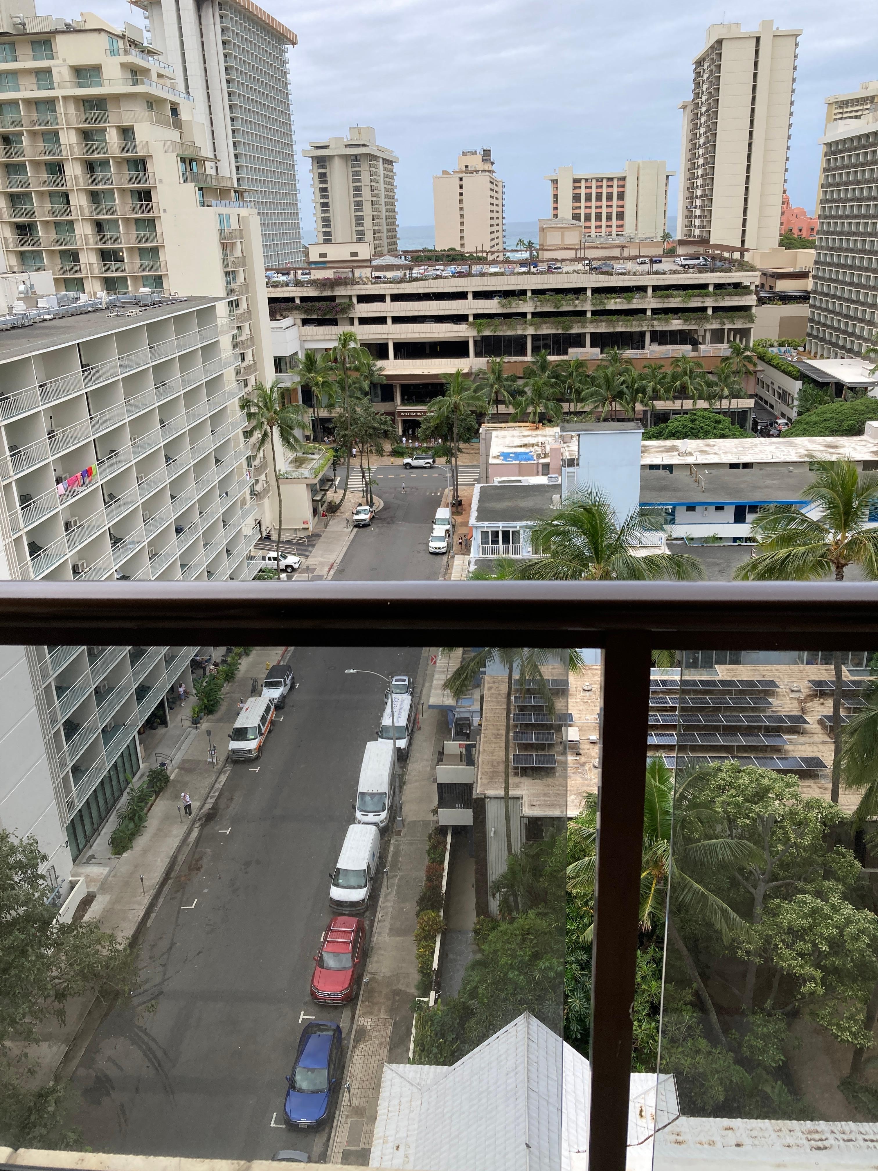 ラナイからインターナショナルマーケットが見えました。