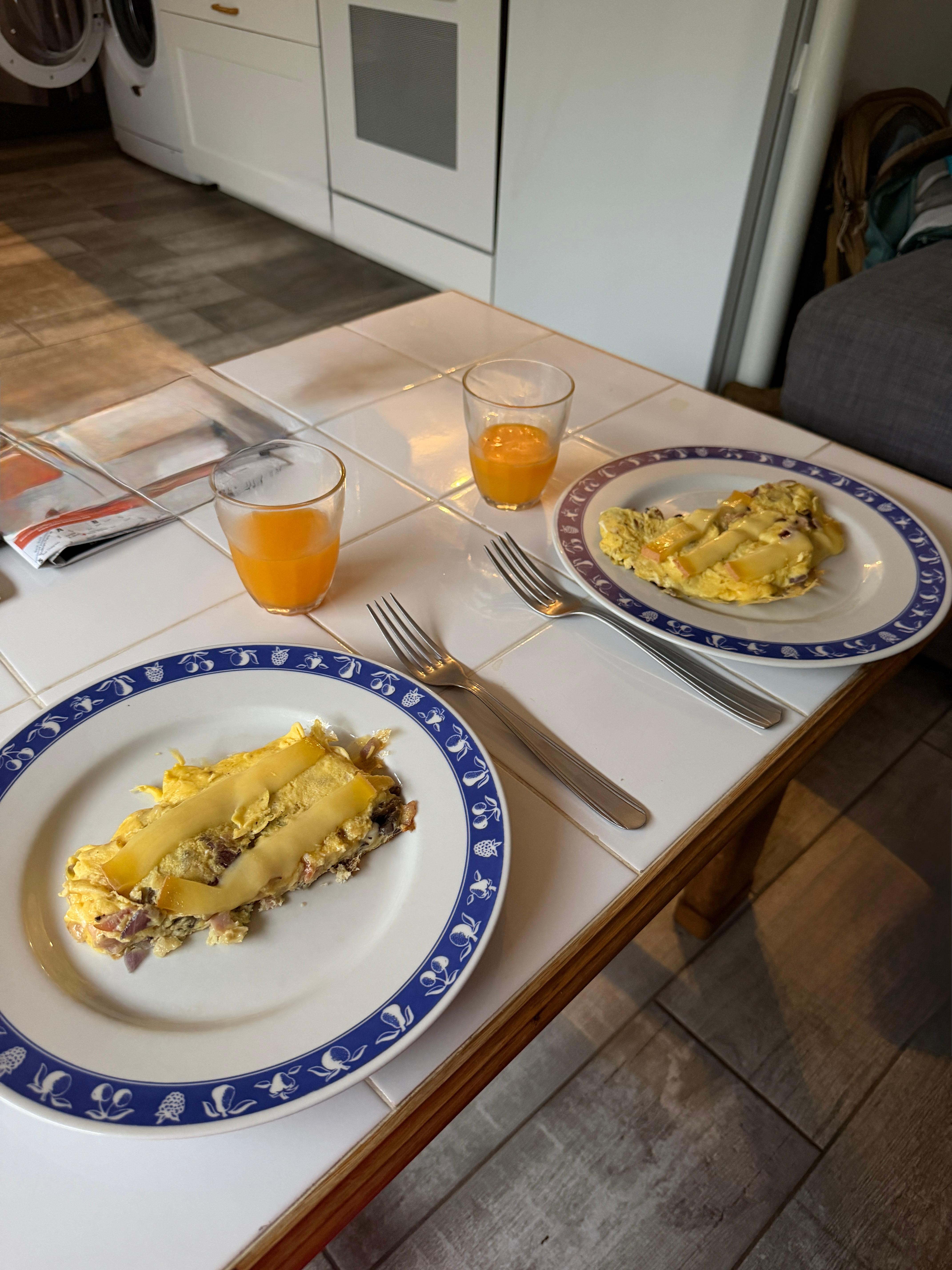 We even had fresh squeezed orange juice with his kitchen setup! 