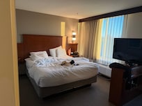 1king bed for four people