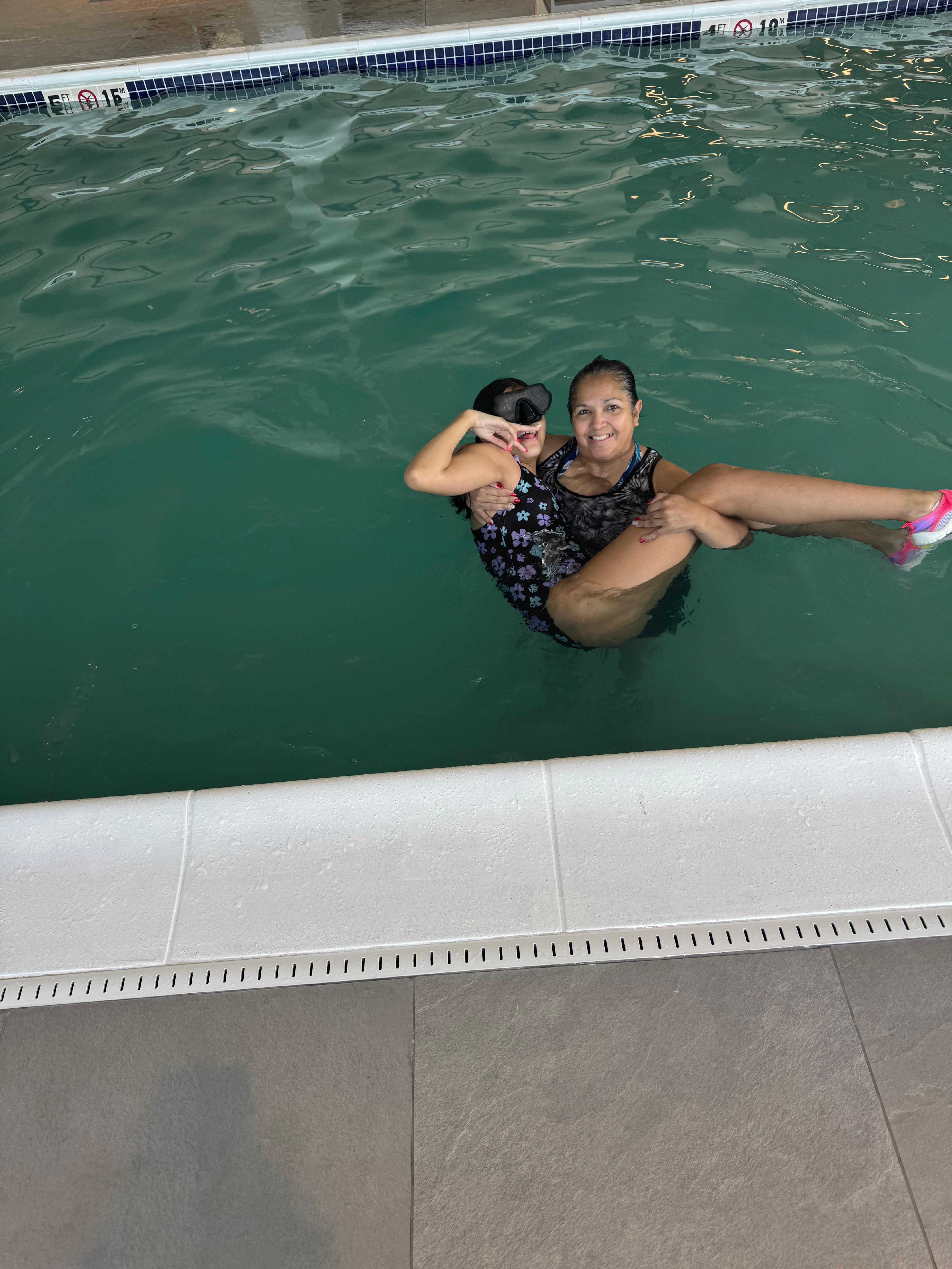 Mommy and Anna in the pool! 