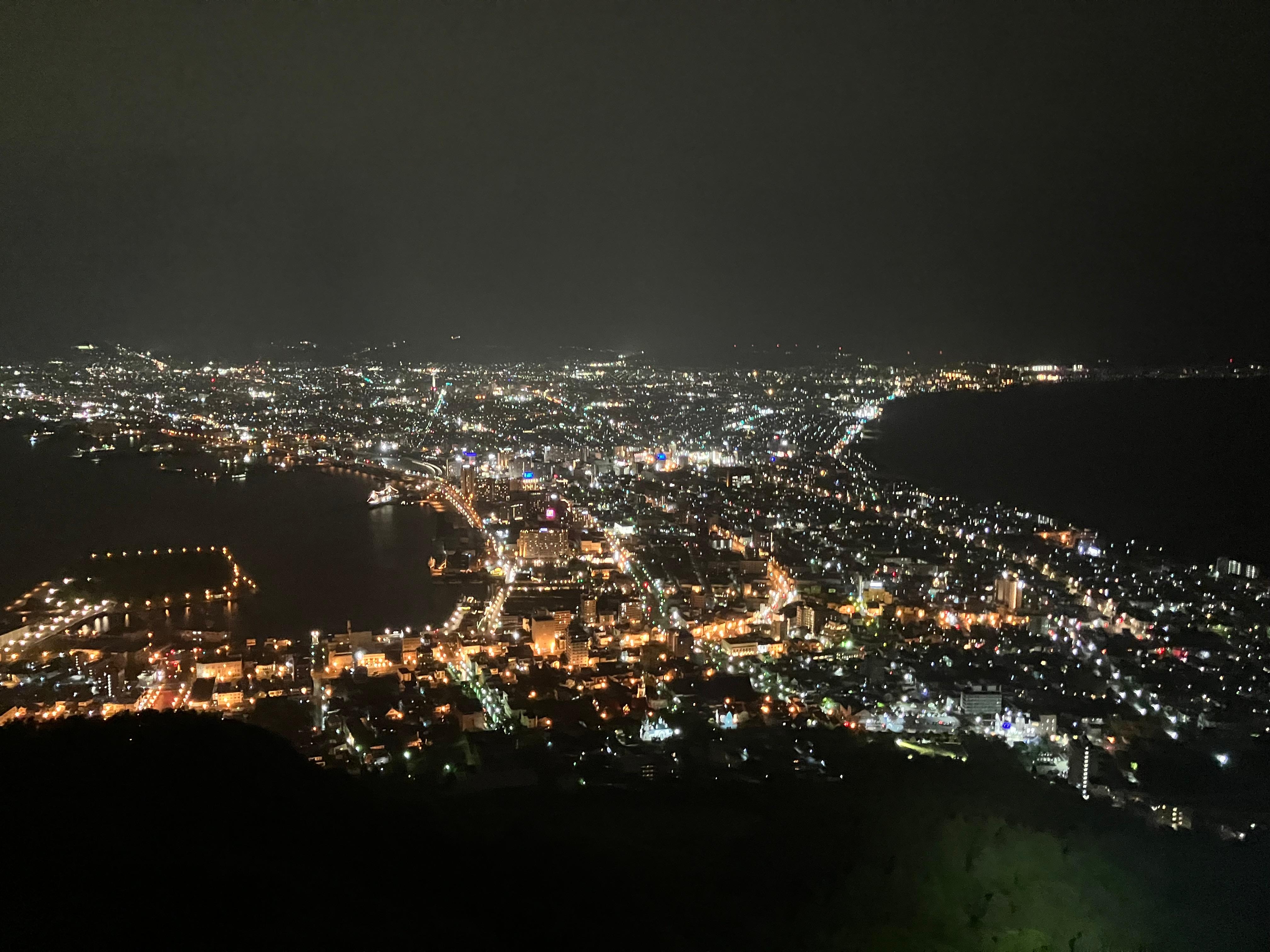 ツアーにて参加させて頂きみる事が出来た函館山からの夜景。