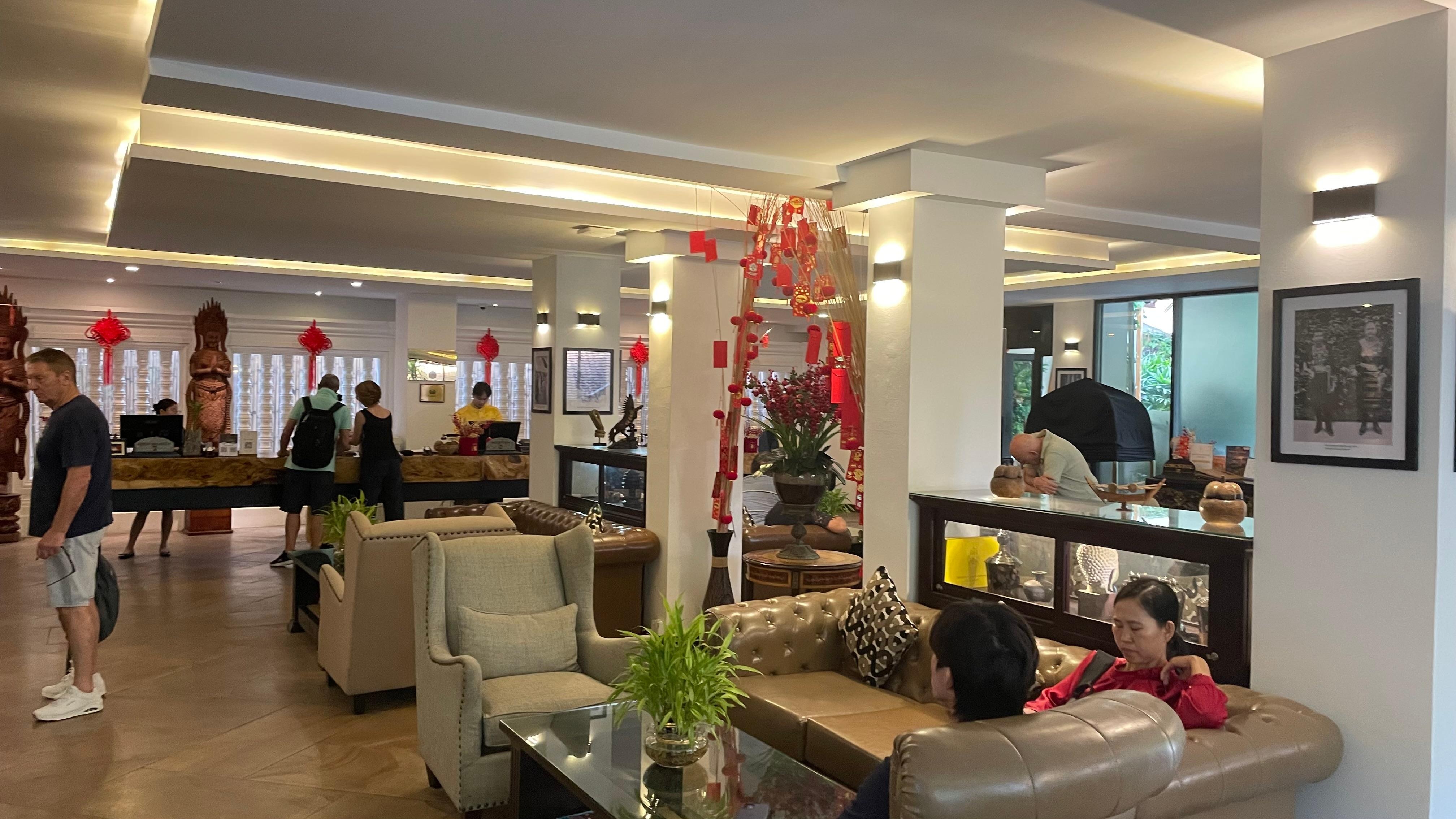 待合のソファも多くて快適。