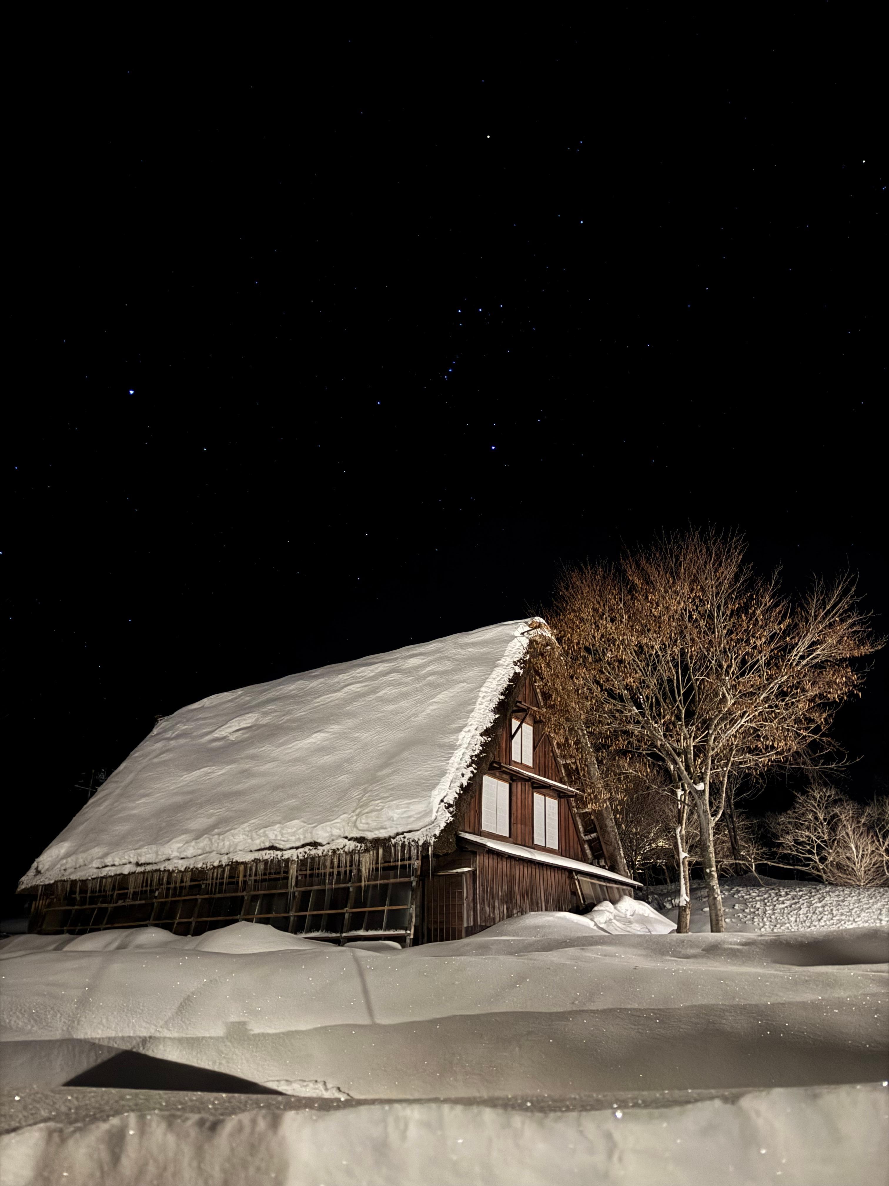 施設前の合掌造り
(iPhone15Pro)