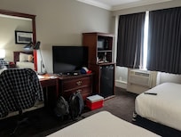 Convenience & Amenities!