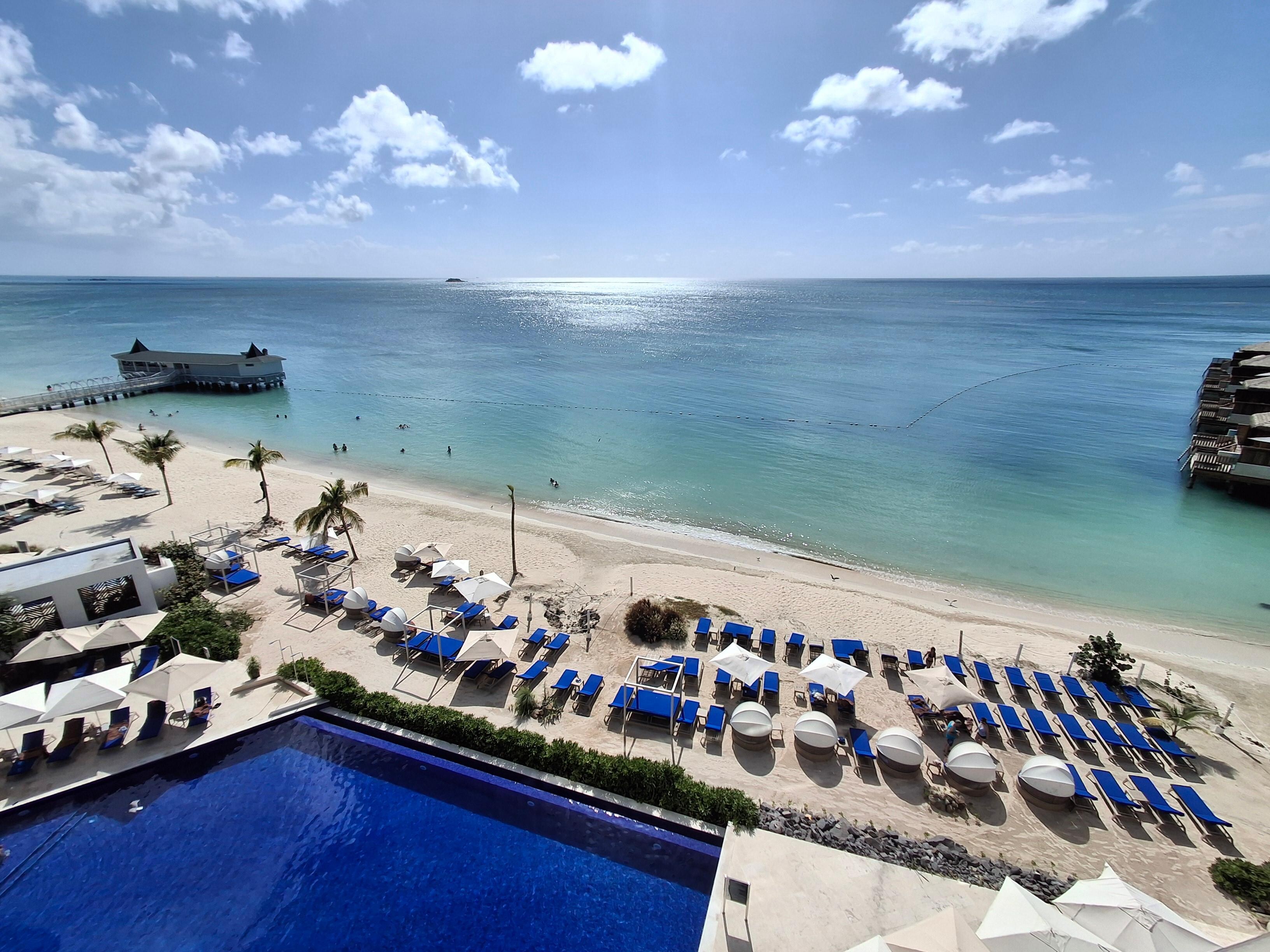 6th floor Diamond Club room view