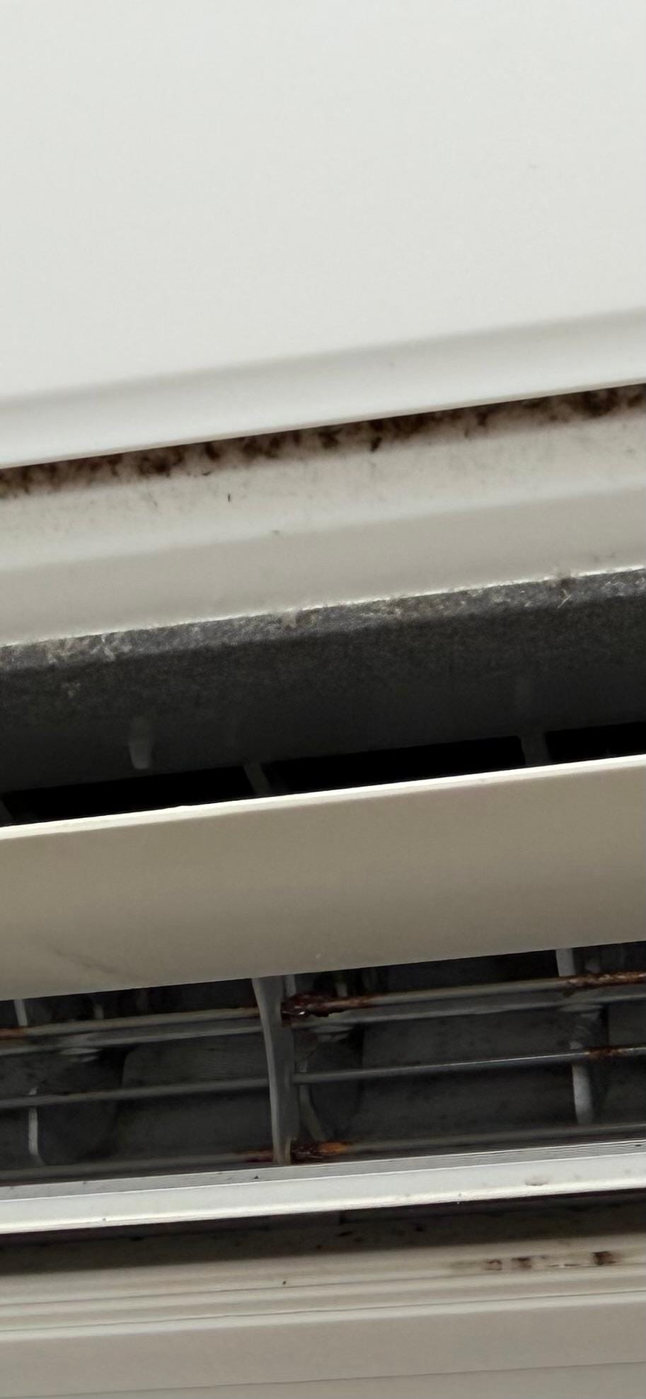 Air conditioner in lounge