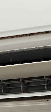 Air conditioner in lounge