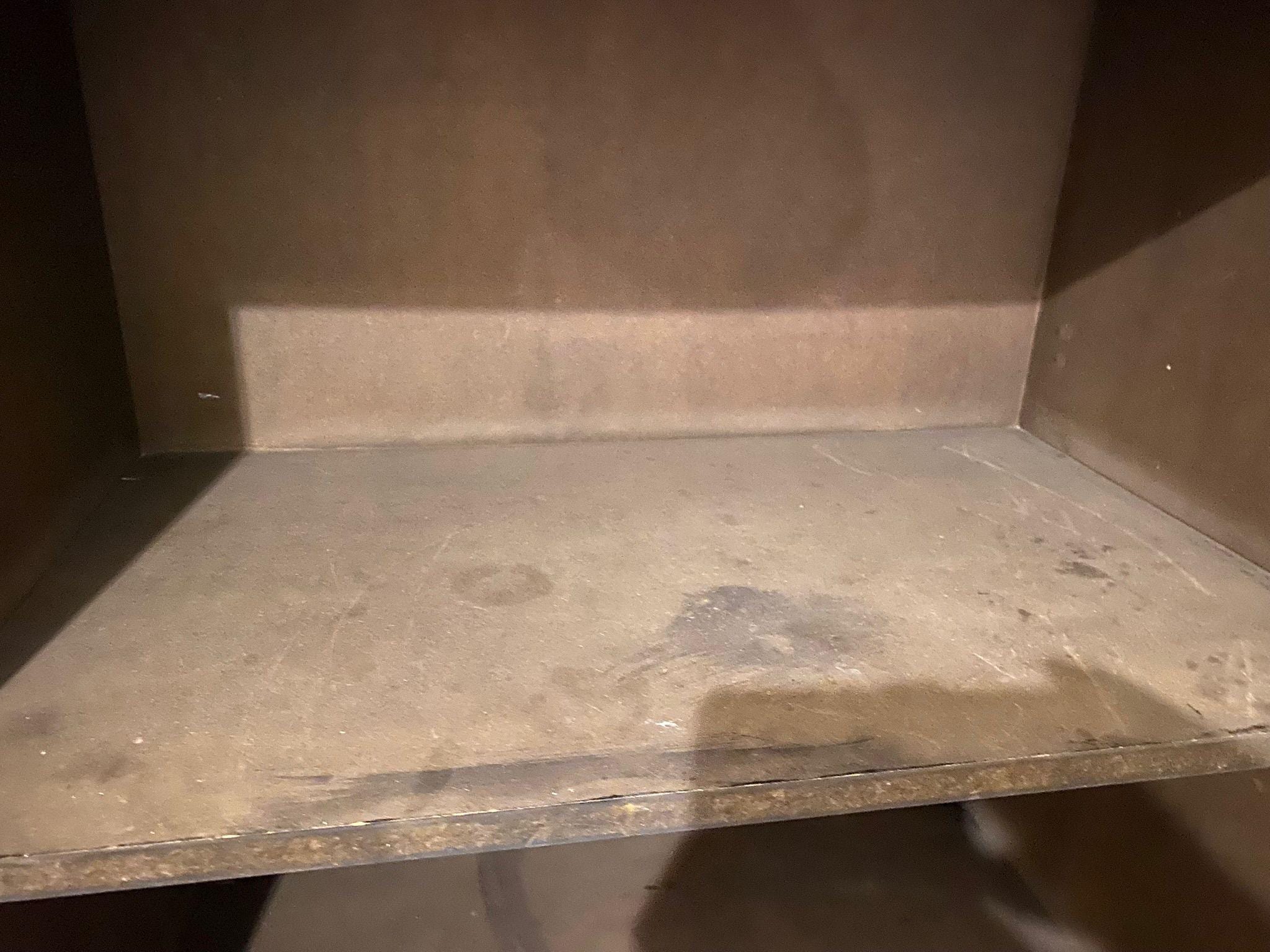 Dusty, unclean shelves