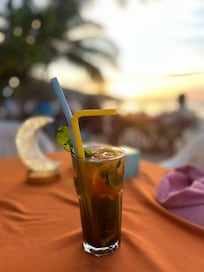 Nära till stranden från hotellet