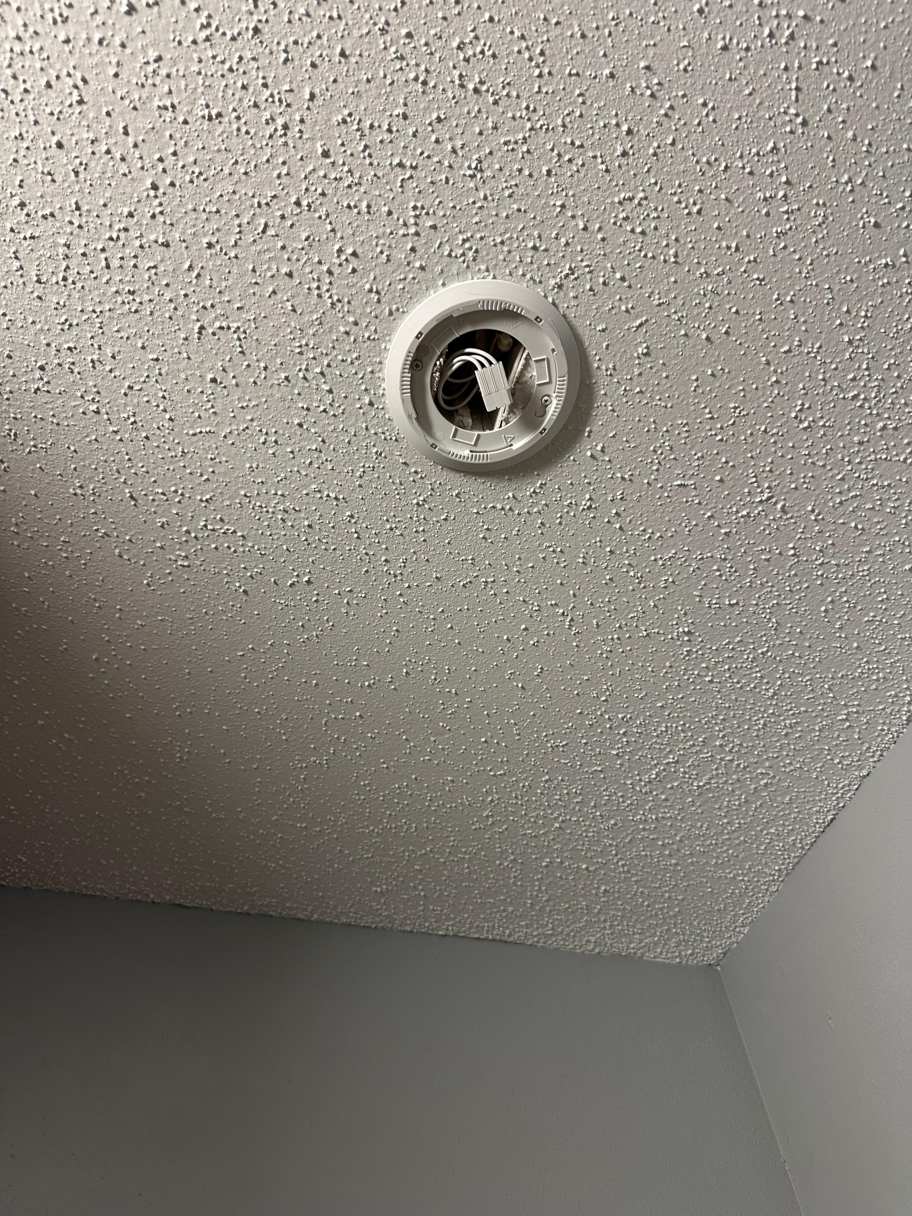 No smoke detector 