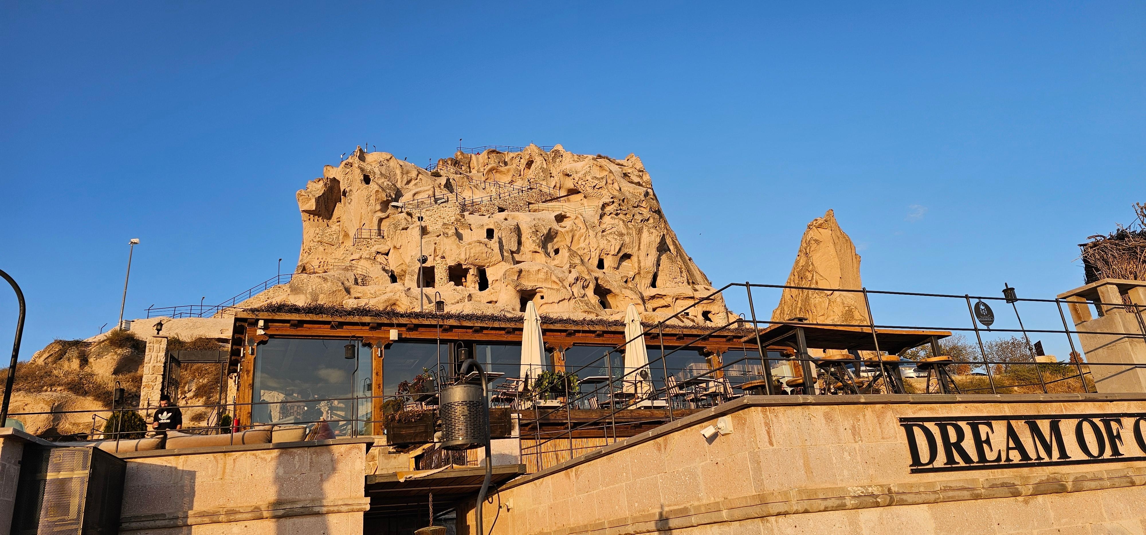 Uchisar Castle in the background